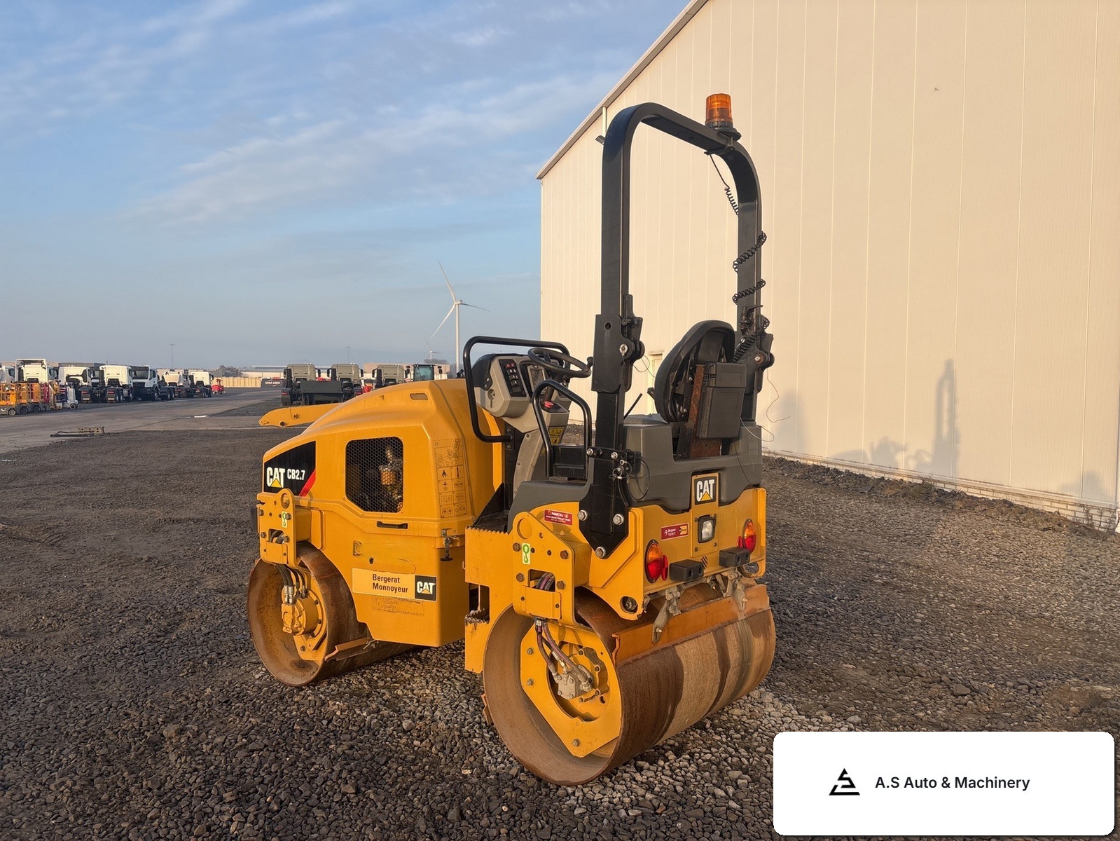 Usado Caterpillar CB2.7 2021 compactadores en venta, 920h