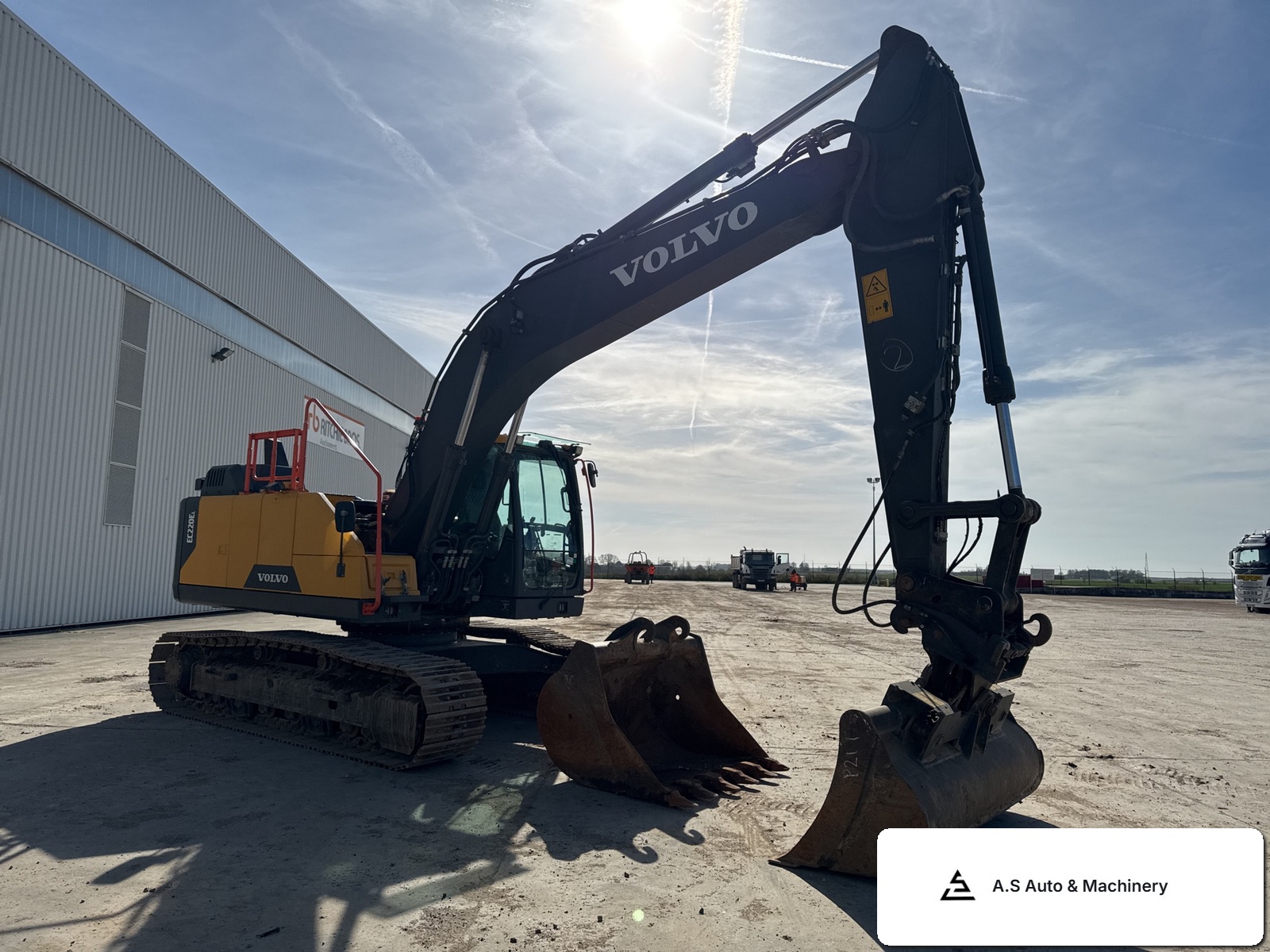Occasion Volvo EC220EL 2021 pelles sur chenilles à vendre, 7,424h