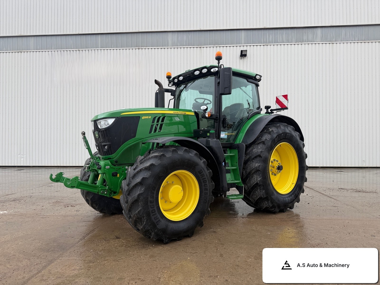 Occasion John Deere 6195R Command Pro Premium Edition 2020 compact tractors à vendre, 2,765h